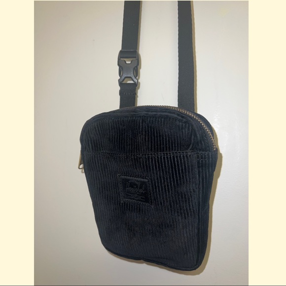 🍯 Herschel - Cruz Crossbody Bag w/ Zipper - Black Corduroy - Picture 3 of 7